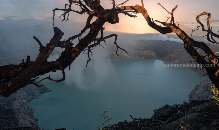 Best Time to Visit Ijen Crater for Safety & Views