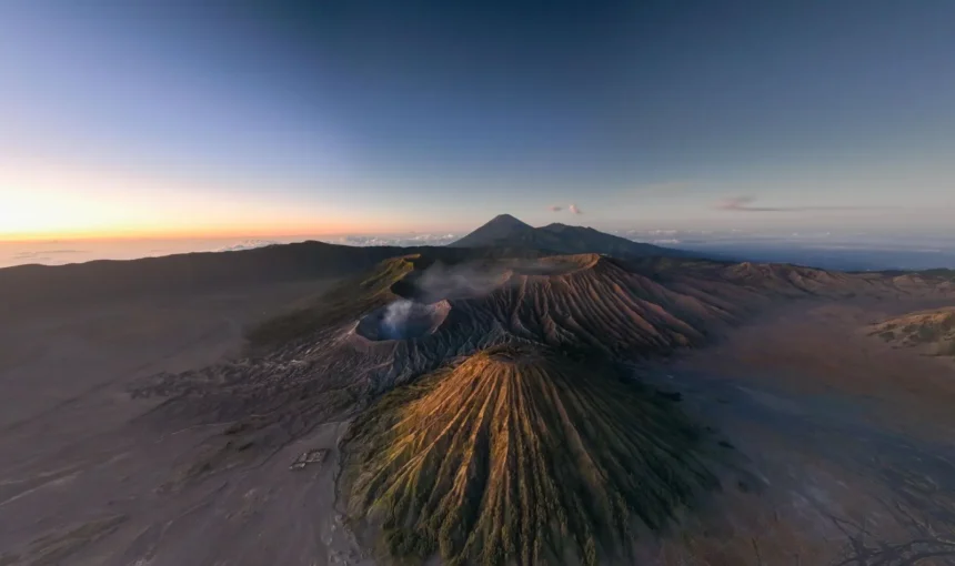Mount Bromo Trekking: The 4 Exclusive VIP Route Guide